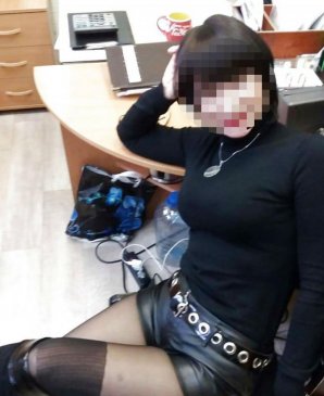 Секретарь, 42